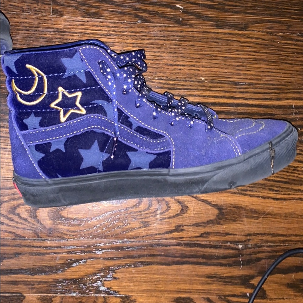 Vans - Picture 3 of 3